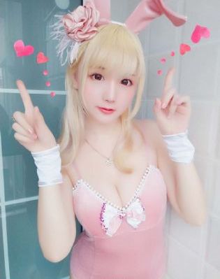 国产丝袜大长腿精品丝袜美女_DVD高清视频播放