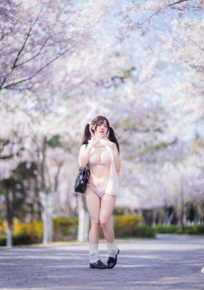 美丽母亲们的哀羞作者是谁写的_BD英语最新电影在线观看